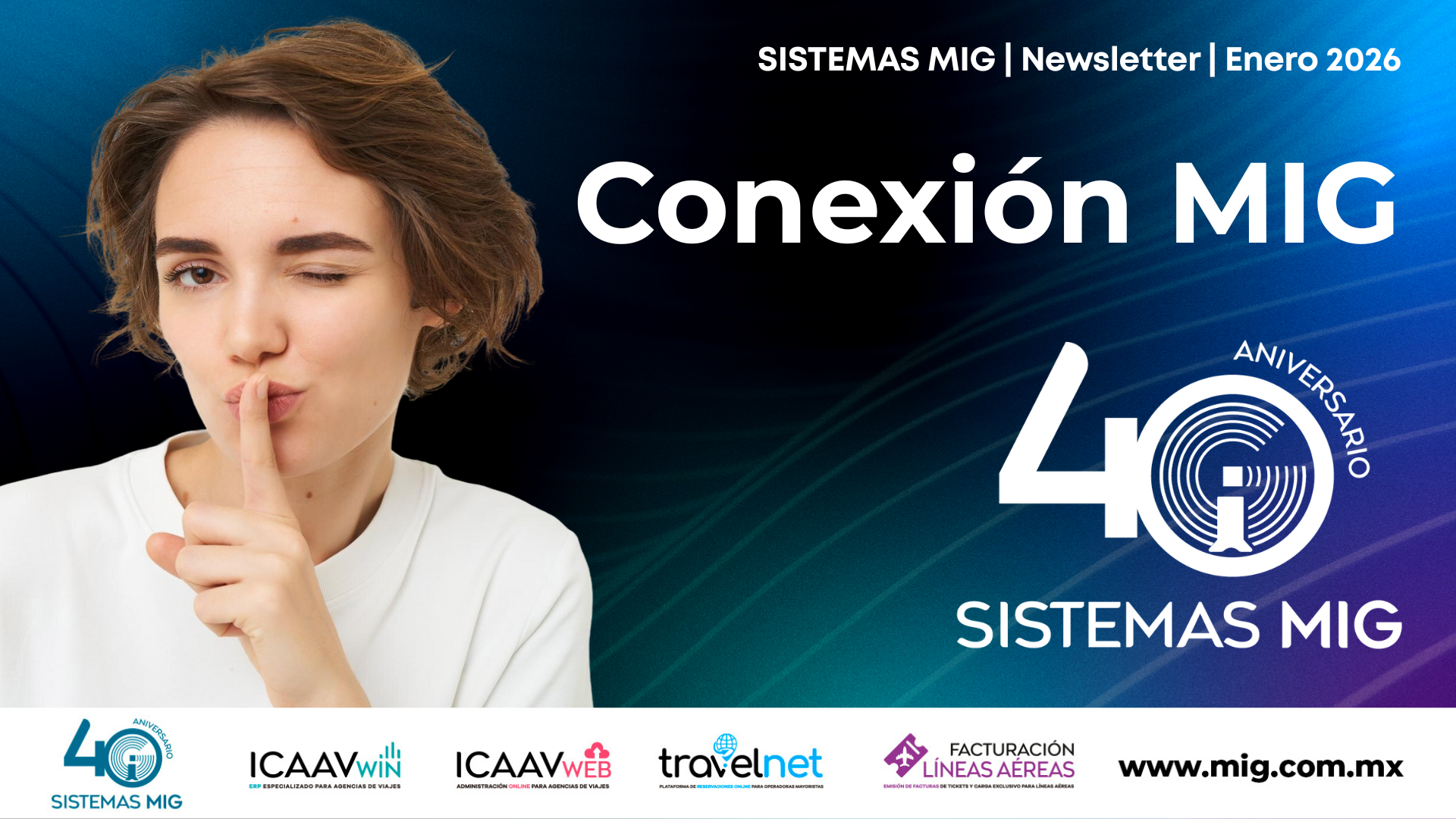 Dueño de una agencia de viajes revisando un panel con datos clave para planear el nuevo año.